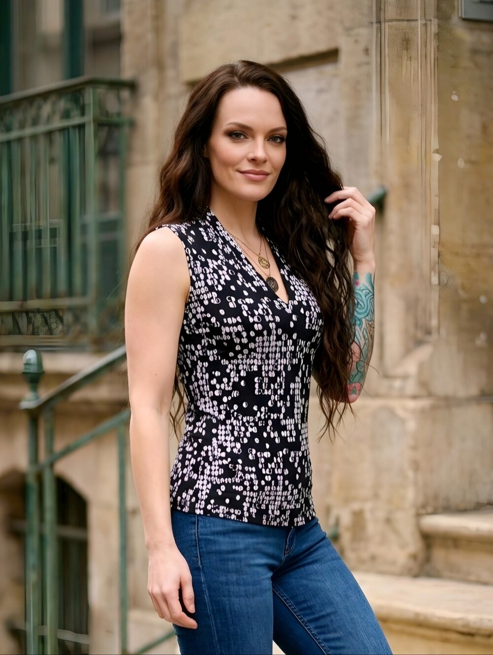 Vince Camuto Geometric Print Blouse Black White V Neck Cinched Side Tank S NWT